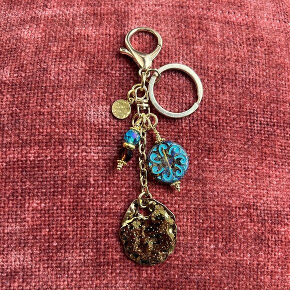 New GOLD HAMMERED NUGGET Bag Charm - Picture 5 of 7
